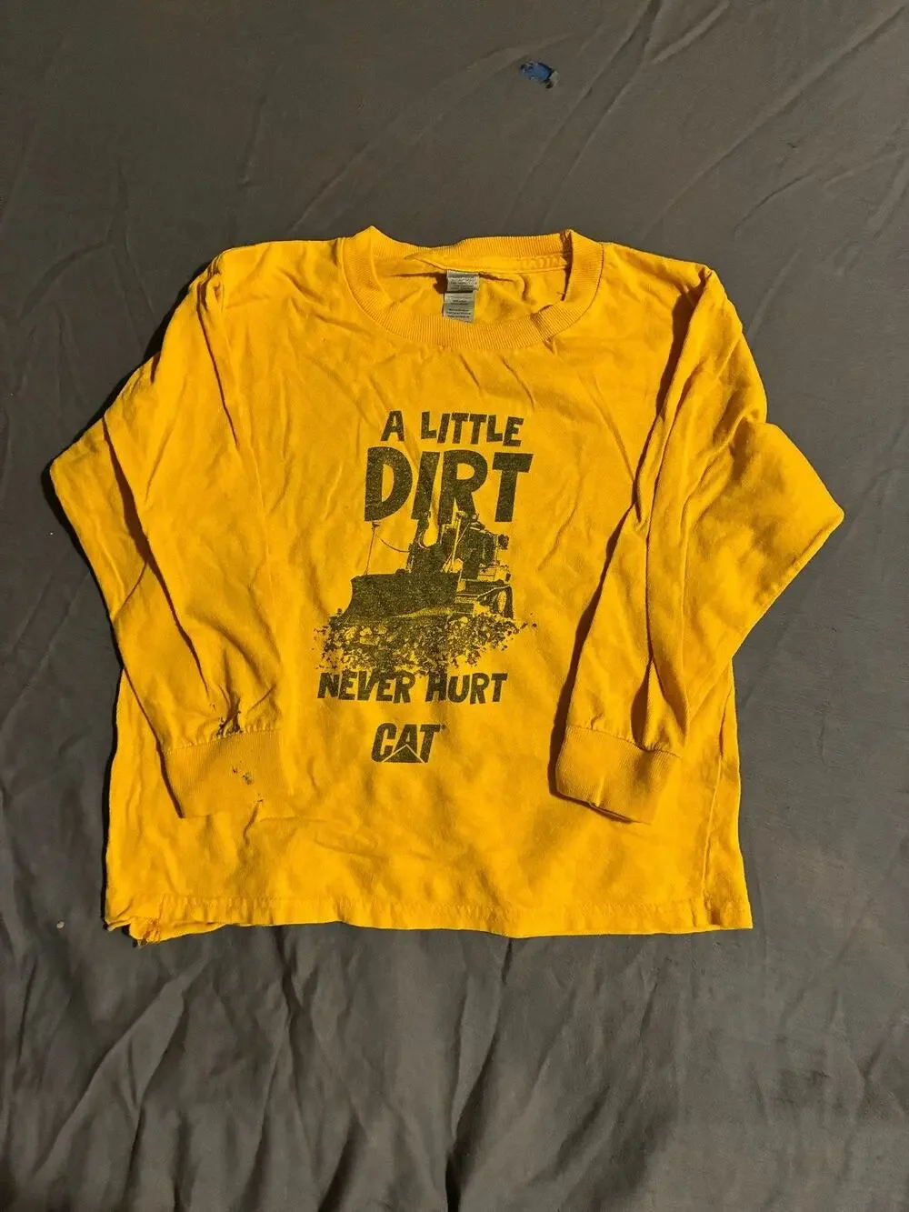 CAT Long Sleeve Shirt Unisex XS A Little Dirt Never Hurt Yellow Graphic Workwear - Picture 1 of 4